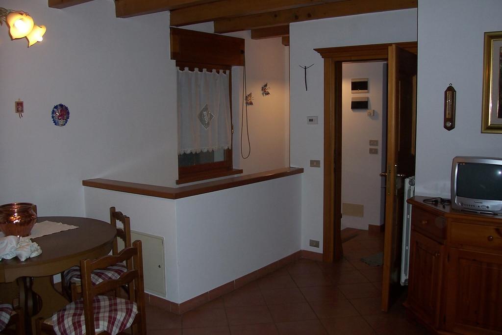 Fabbricato Indipendente Centro Appartement Lozzo Cadore Kamer foto