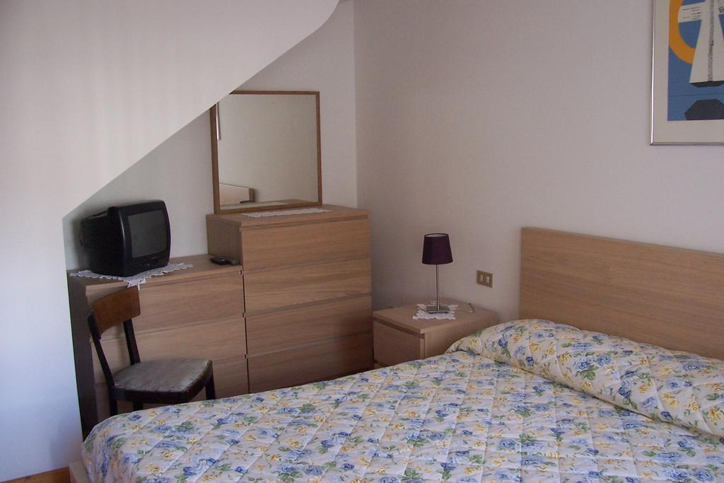 Fabbricato Indipendente Centro Appartement Lozzo Cadore Buitenkant foto